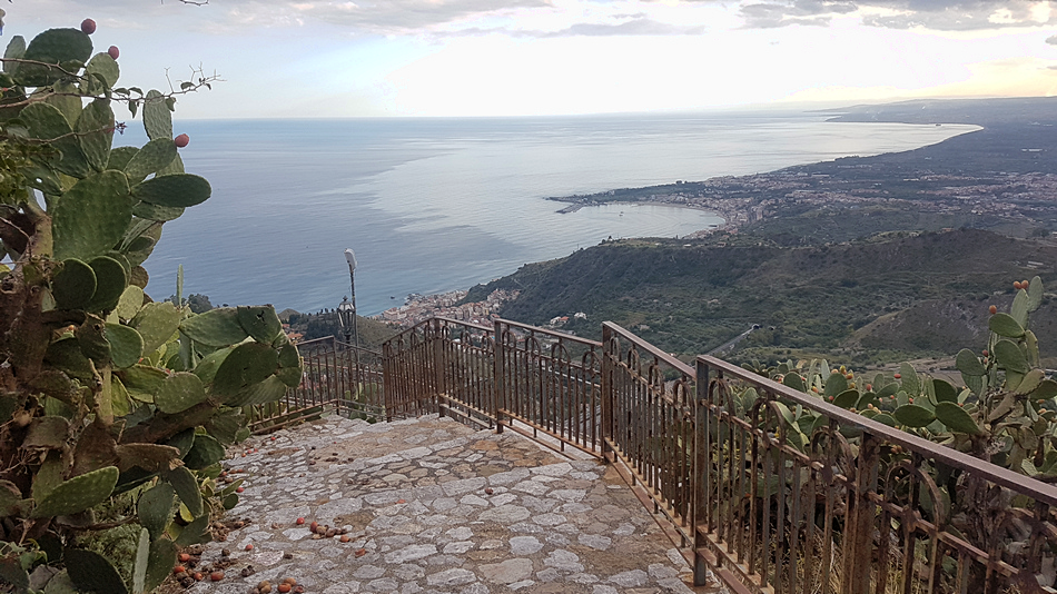 excursion taormina castelmola via saraceni